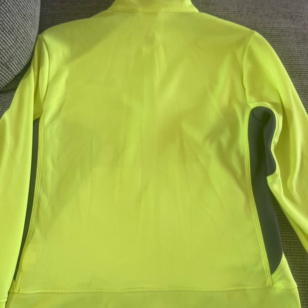 Like new boys Nike dry fit yellow jacket with zipper front - Picture 7 of 11
